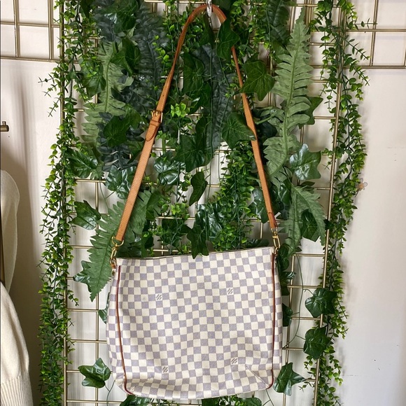 Louis Vuitton White and Tan Checkered Laptop Bag - Picture 1 of 10